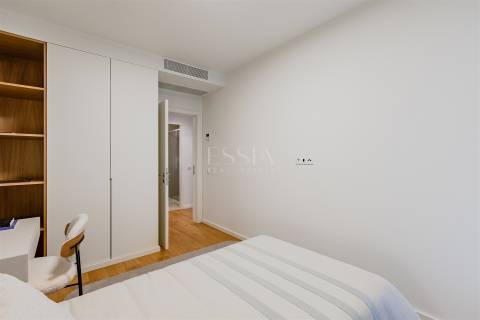 Apartamento T3 com Terraço de 75m2 nos Jardins D`Arrábida em Vila Nova de Gaia
