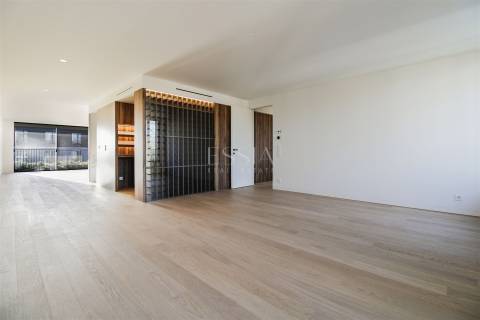Penthouse T4 Duplex com Rooftop na Foz do Douro