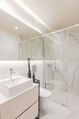 Apartamento T4 aos Jardins da Arrábida com Varanda 16 m2