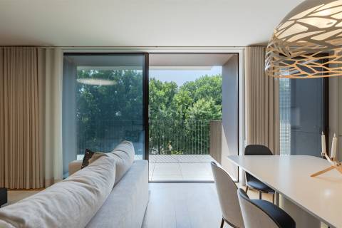 Apartamento T4 aos Jardins da Arrábida com Varanda 16 m2