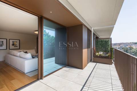 Apartamento T4 aos Jardins da Arrábida com Varanda 16 m2