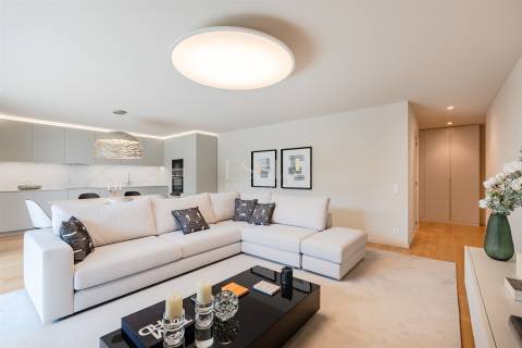 Apartamento T4 aos Jardins da Arrábida com Varanda 16 m2