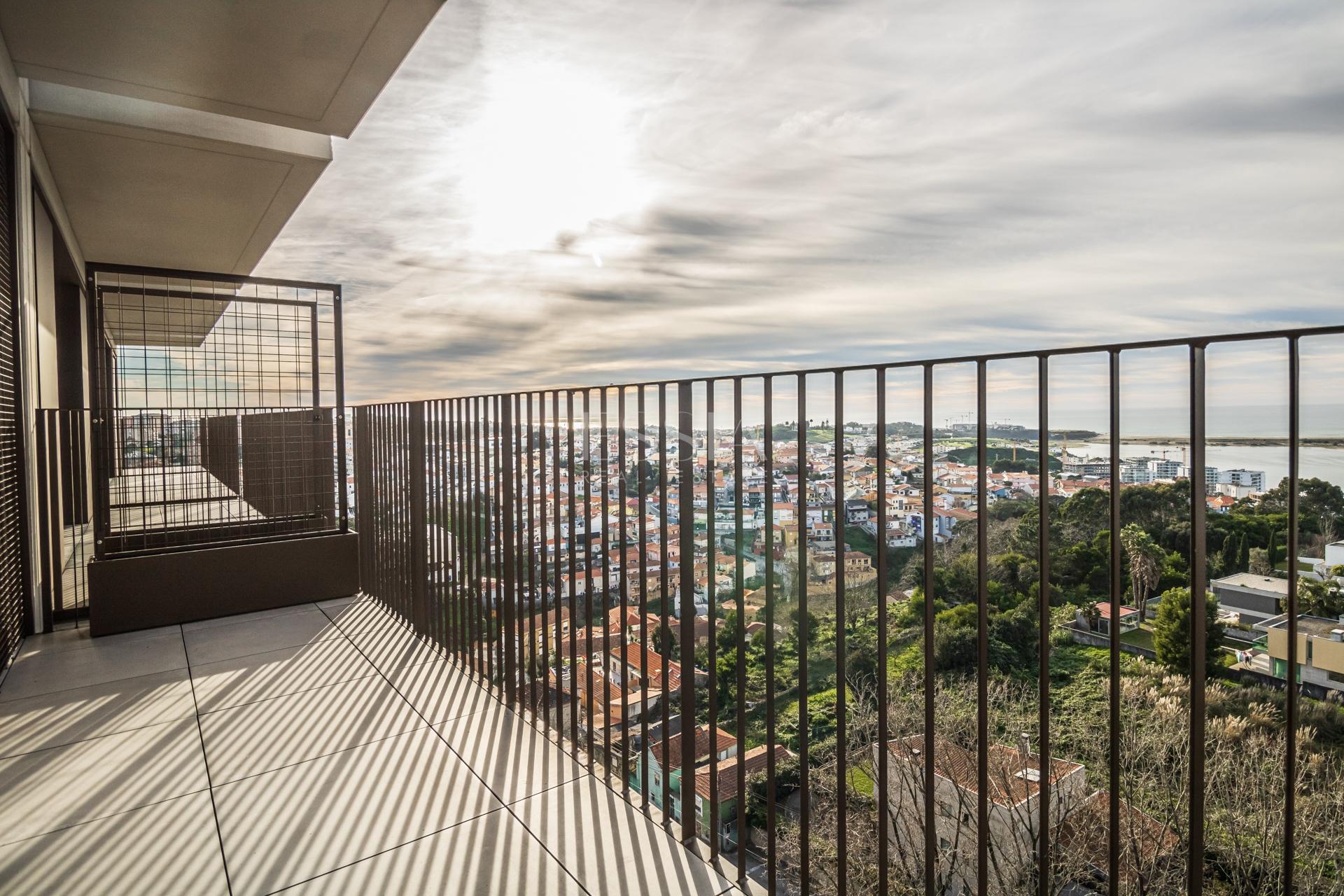 Apartamento T4 aos Jardins da Arrábida com Varanda 16 m2