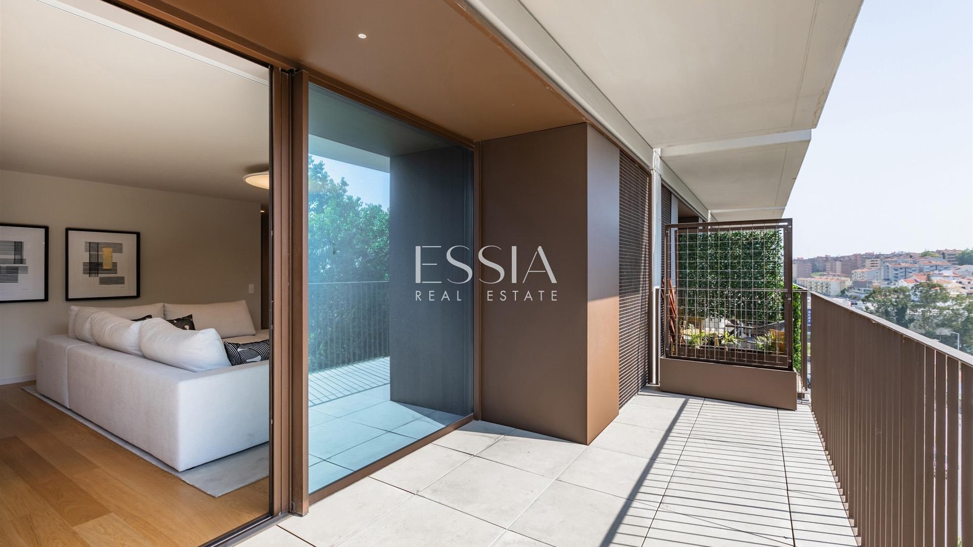 Apartamento T4 aos Jardins da Arrábida com Varanda 16 m2