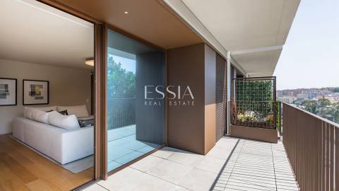 Apartamento T4 aos Jardins da Arrábida com Varanda 16 m2