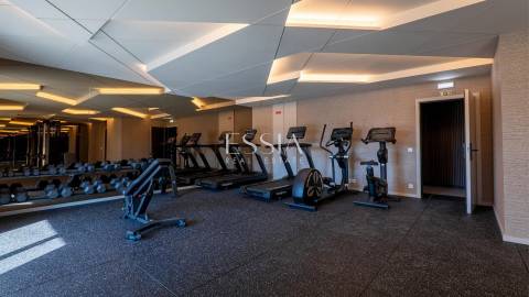 Apartamento T4 aos Jardins da Arrábida com Varanda 16 m2