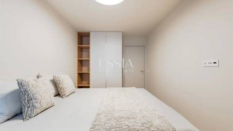 Apartamento T4 com Varanda Vistas de Rio e Mar aos Jardins da Arrábida