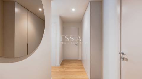 Apartamento T4 com Varanda Vistas de Rio e Mar aos Jardins da Arrábida