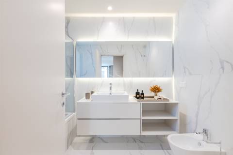 Apartamento T4 com Varanda nos Jardins da Arrábida