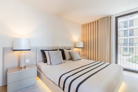 Apartamento T4 com Varanda nos Jardins da Arrábida