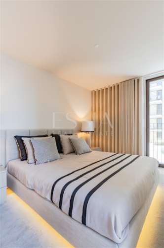 Apartamento T3 aos Jardins da Arrábida com Varanda 14m2 Vistas Rio e Mar