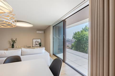 Apartamento T3 aos Jardins da Arrábida com Varanda 14m2 Vistas Rio e Mar