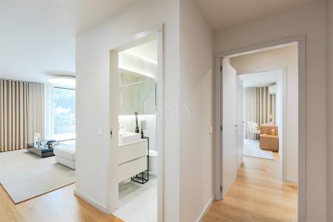 Apartamento T3 aos Jardins da Arrábida com Varanda 14m2 Vistas Rio e Mar