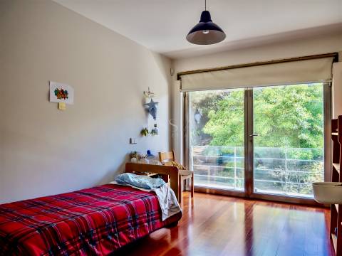 Apartamento T4 com Terraço Vista Mar | Condomínio Fechado com Piscina na Foz do Douro