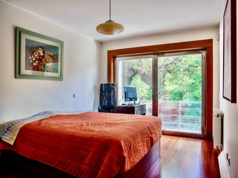 Apartamento T4 com Terraço Vista Mar | Condomínio Fechado com Piscina na Foz do Douro