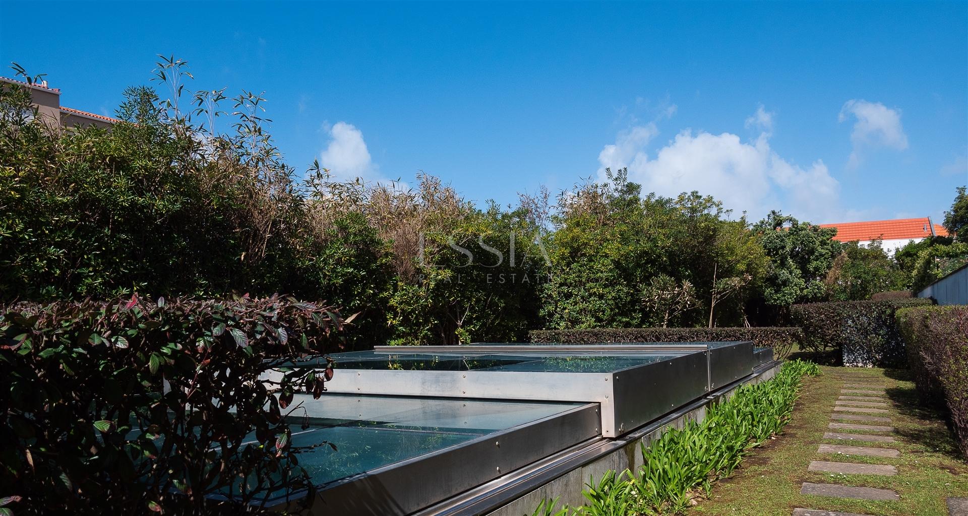 Apartamento T4 com Terraço Vista Mar | Condomínio Fechado com Piscina na Foz do Douro