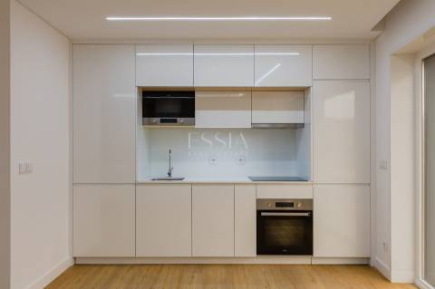 Apartamento T1 com 2 Varandas | Centro da Baixa do Porto