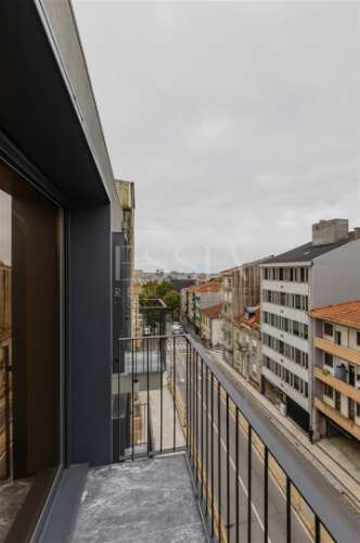 Apartamento T1 com 2 Varandas | Centro da Baixa do Porto