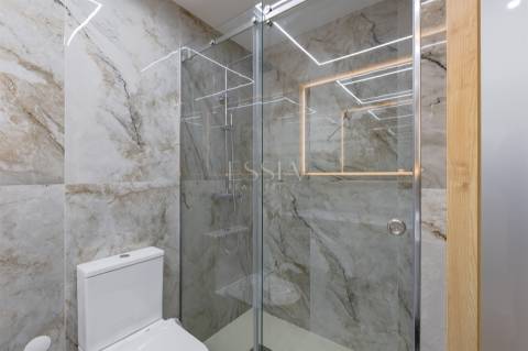 Apartamento T1 com 2 Varandas | Centro da Baixa do Porto