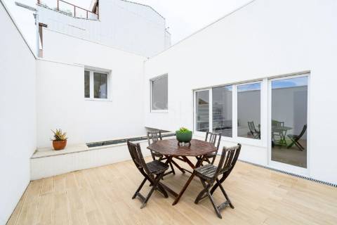 Moradia T4+1 com Jardim e Piscina perto do Parque da Cidade