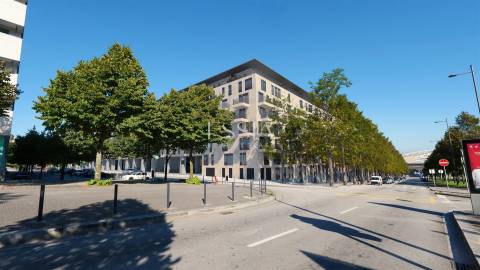 Apartamento T3 com varanda no Antas Atrium