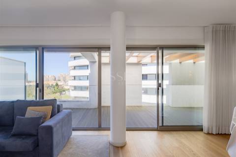 Apartamento T1 Mobilado com Terraço e Vista Mar na Foz