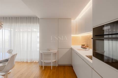 Apartamento T1 Mobilado com Terraço e Vista Mar na Foz