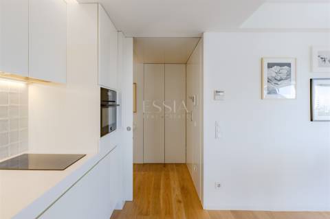 Apartamento T1 Mobilado com Terraço e Vista Mar na Foz