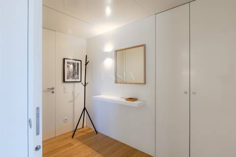 Apartamento T1 Mobilado com Terraço e Vista Mar na Foz