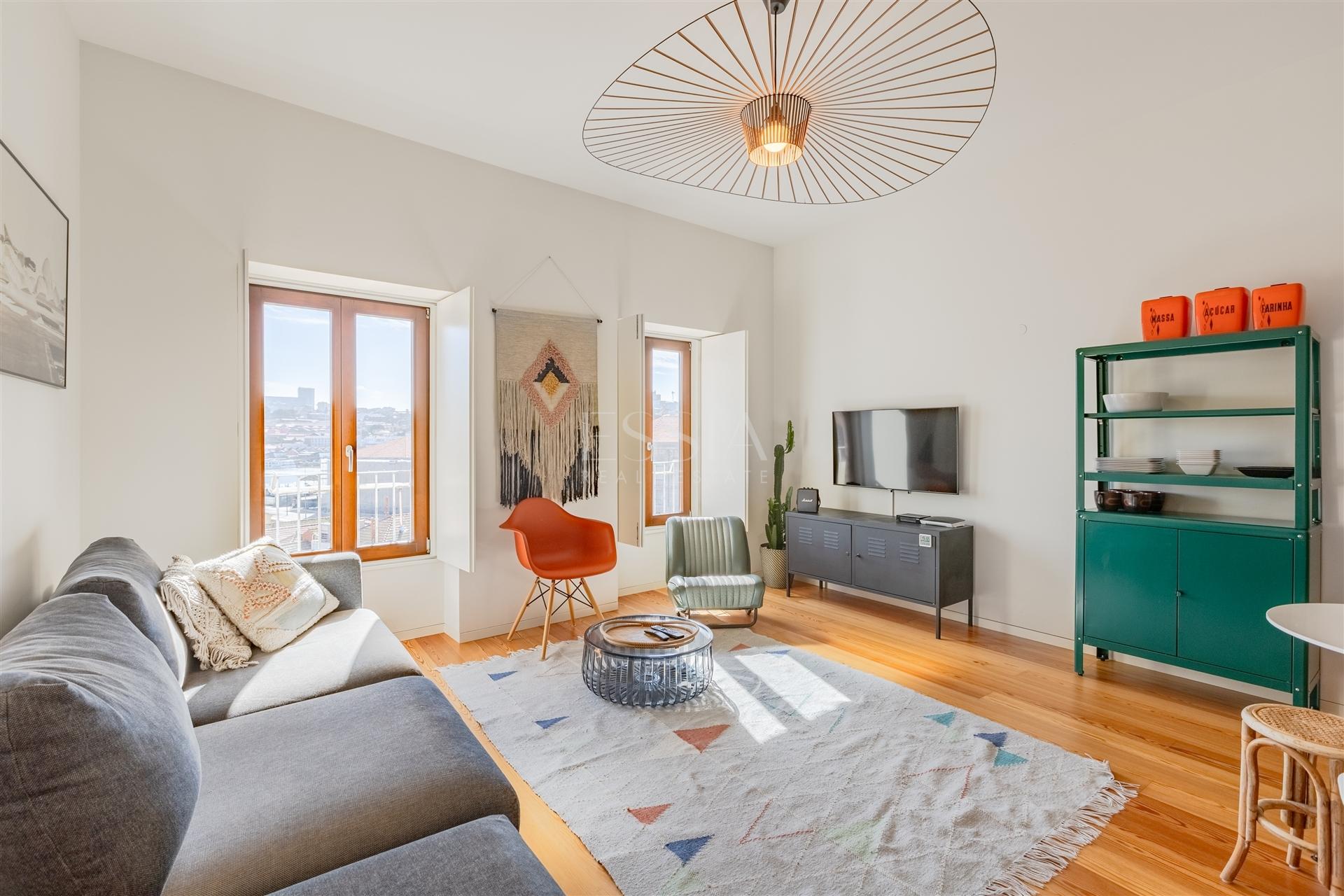 Apartamento T1 com Vista Rio na Alfândega do Porto