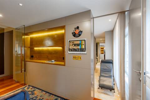 T3 Triplex na Foz do Douro com Piscina e Garagem