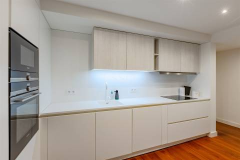 T3 Triplex na Foz do Douro com Piscina e Garagem