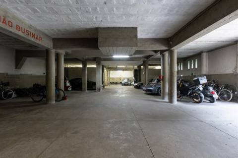 Garagem Coletiva Coberta  na Foz do Douro