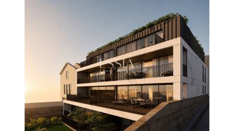 Apartamento T3 com Varanda em Leça da Palmeira