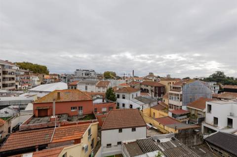 Apartamento T2 com Terraço | Centro da Baixa do Porto