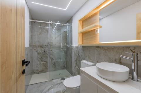 Apartamento T2 com Terraço | Centro da Baixa do Porto