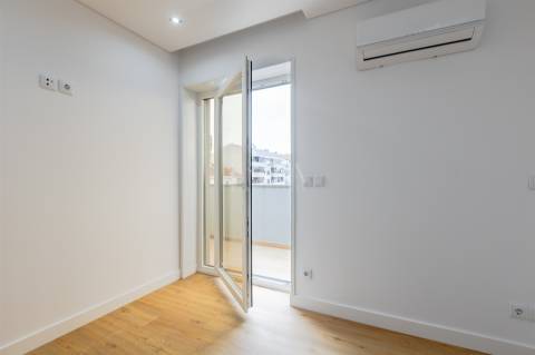 Apartamento T2 com Terraço | Centro da Baixa do Porto