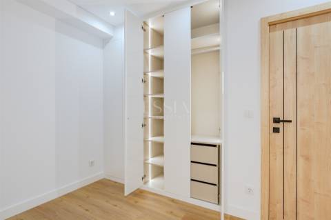 Apartamento T2 com Terraço | Centro da Baixa do Porto