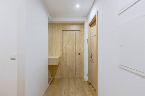 Apartamento T2 com Terraço | Centro da Baixa do Porto