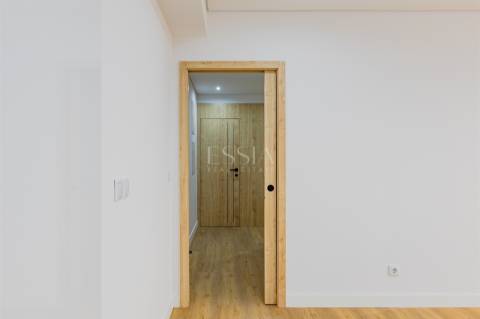 Apartamento T2 com Terraço | Centro da Baixa do Porto