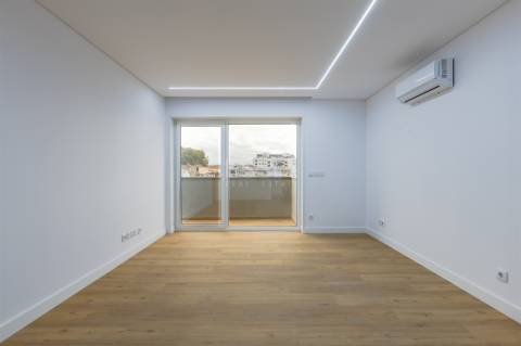 Apartamento T2 com Terraço | Centro da Baixa do Porto