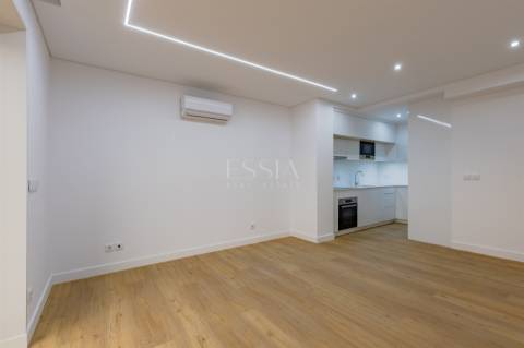 Apartamento T2 com Terraço | Centro da Baixa do Porto