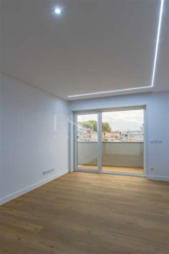 Apartamento T2 com Terraço | Centro da Baixa do Porto