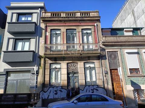 Prédio para Reconstrução no Porto