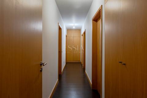 Apartamento T3 para Arrendar com Vista Douro