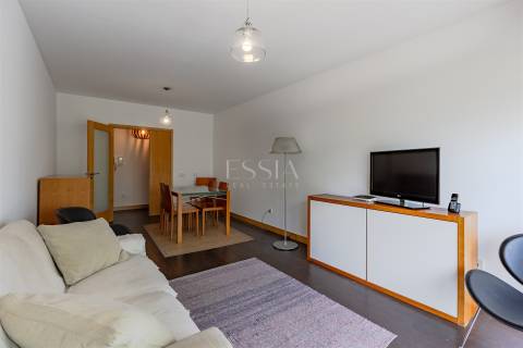 Apartamento T3 para Arrendar com Vista Douro