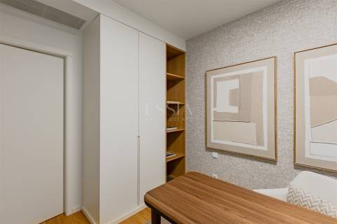 Apartamento T2 com Vista Rio e Mar nos Jardins da Arrábida