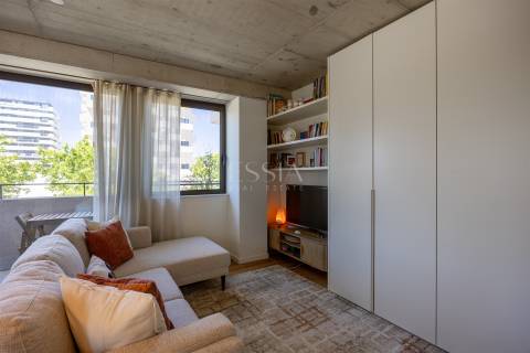 Apartamento T1 com Varandas no Flower Tower