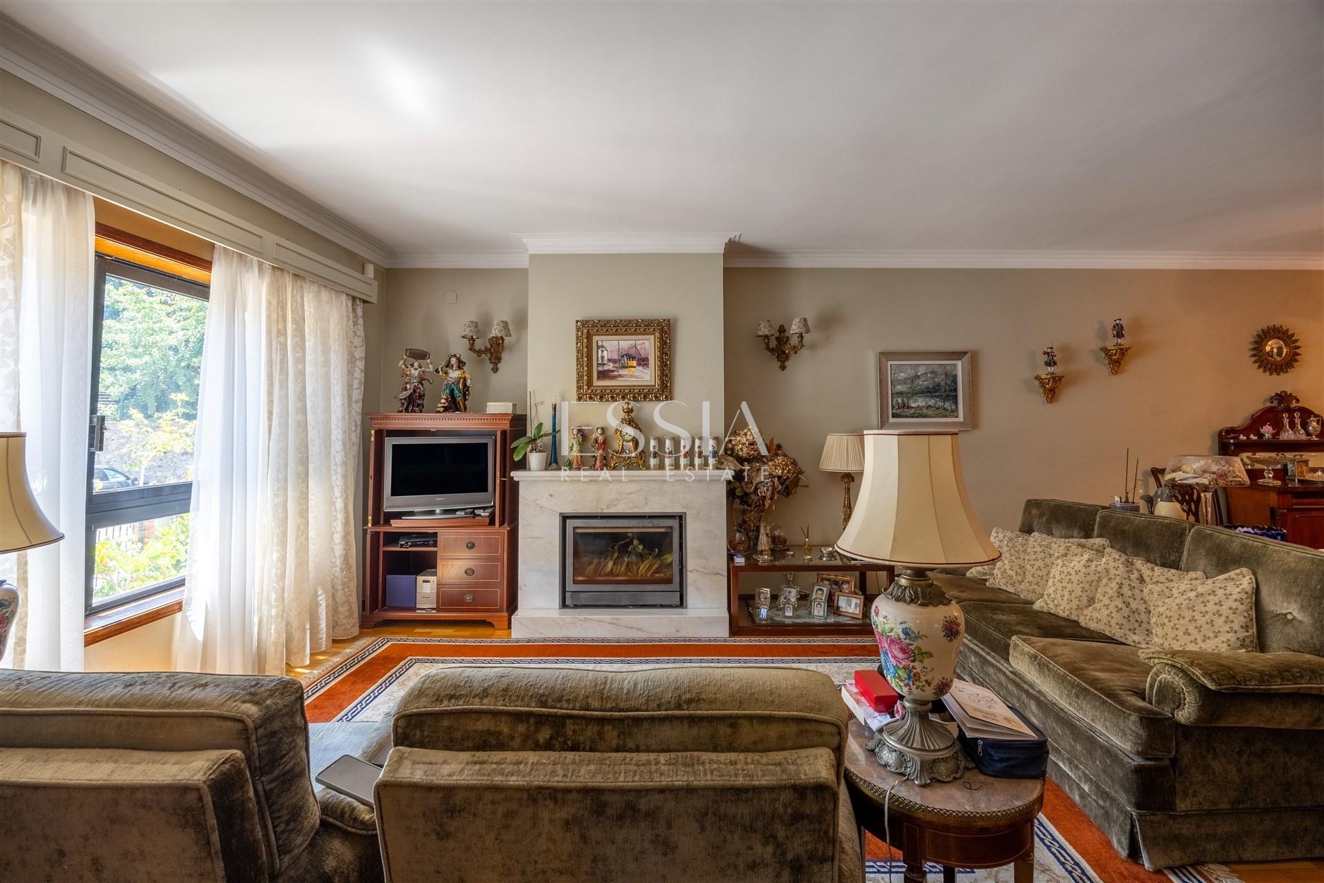 Moradia T4 com Jardim e Garagem na Foz do Douro