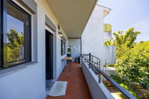 Moradia T4 com Jardim e Garagem na Foz do Douro